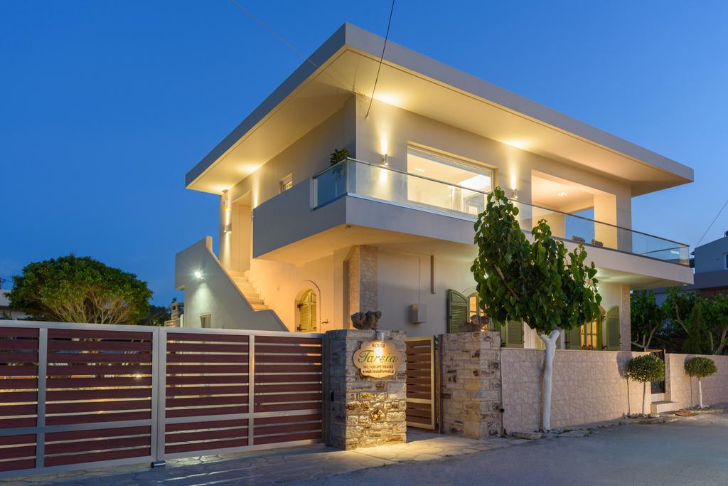 Tarsia Homes & Suites Kalamaki  Buitenkant foto