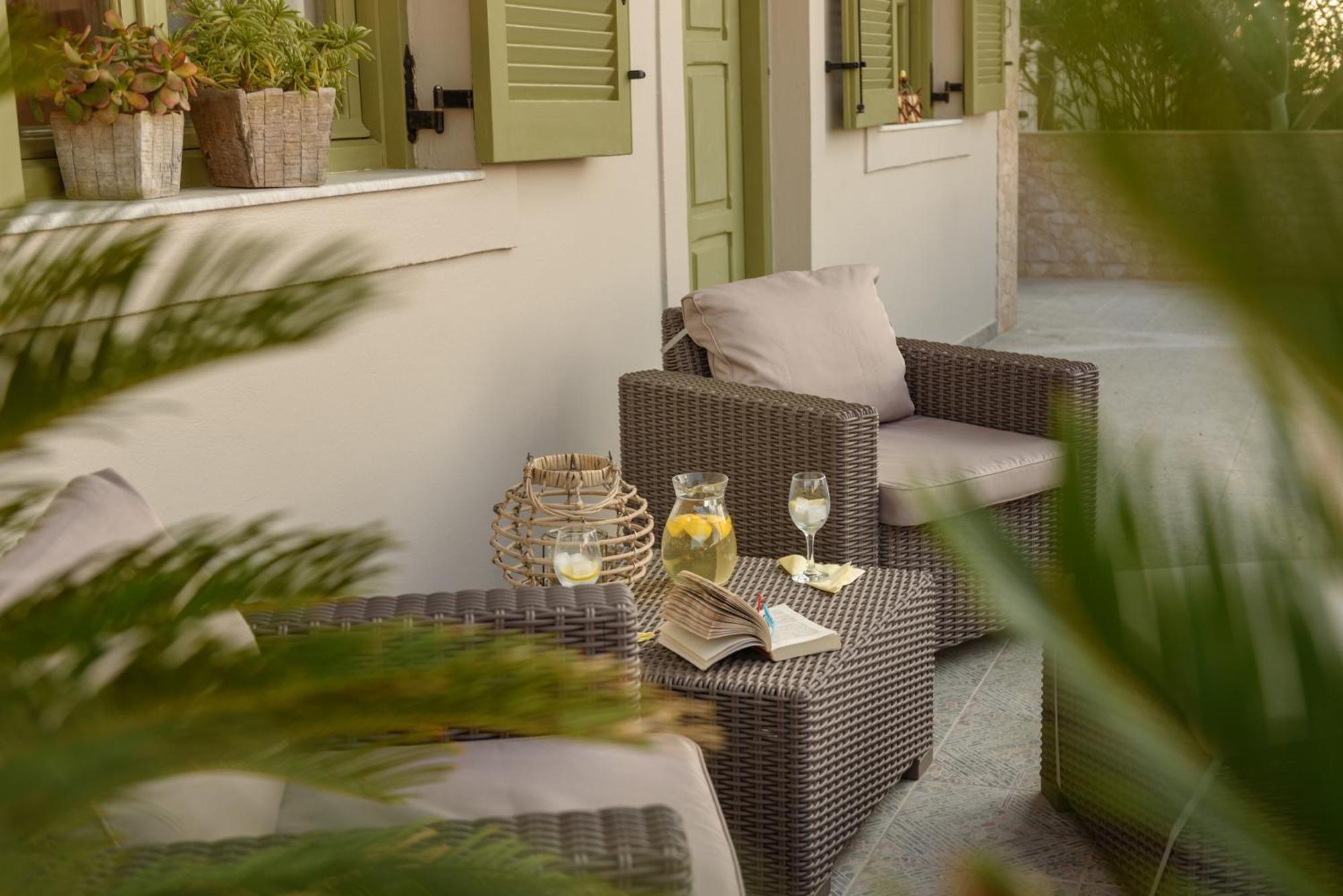 Tarsia Homes & Suites Kalamaki  Buitenkant foto