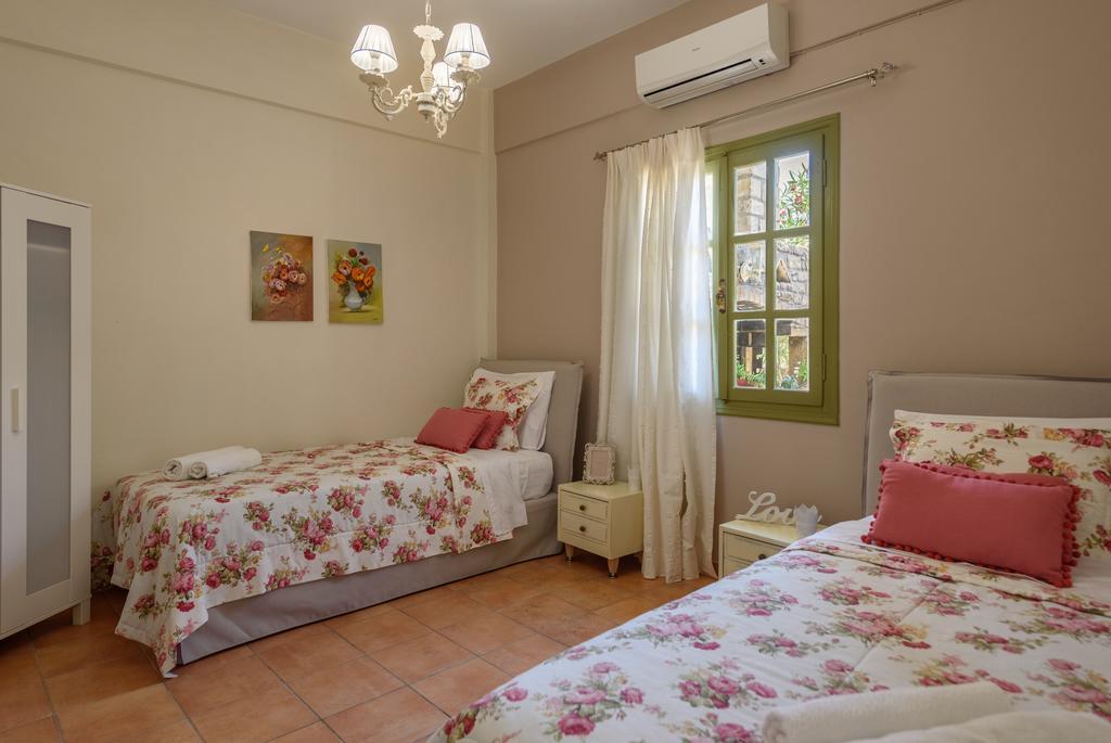Tarsia Homes & Suites Kalamaki  Buitenkant foto